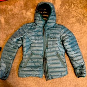 Women’s Small Marmot puffer hoody- Excellent shape